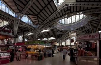 Built 1910-28, interior view with dome