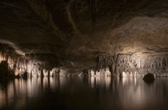 Porto Christo, Majorca, Coves del Drac, dragon cave, underground lake with stalactites