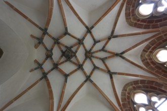 Well house in the cloister, vault, St., Saint, Saint