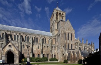 Fécamp Normandie Sainte-Trinité, built 1175-1220 crossing tower and south transept from south-west