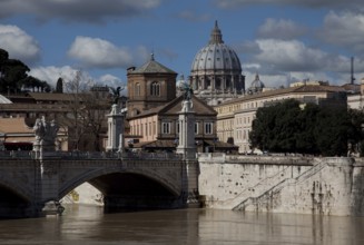 In front bridge Vittorio Emanuele II. and church San Spirito, St., St., Saint