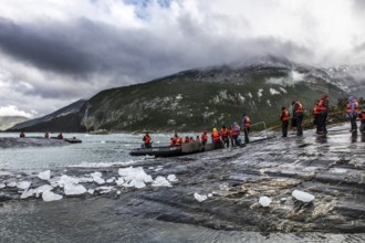 Zodiac excursion around the Pia Glacier, Cordillera Darwin, north-east foothills of the Beagle