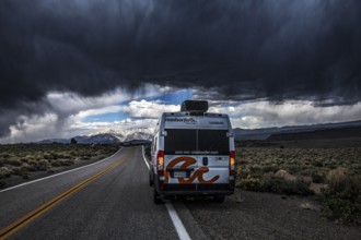 Thunderstorm front on Highway 6, Montgomery Pass, Excelsior Mountains, Nevada, USA, North America