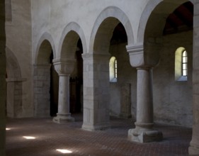 Northern nave arcade, St., Sankt, Saint