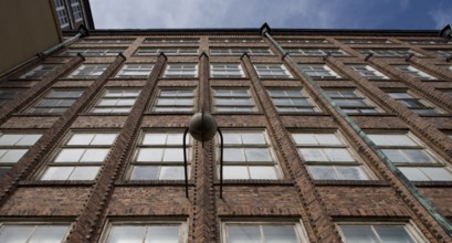 Former hosiery factory VEB Feinstrumpfwerke Oberlungwitz, now ROGO Strumpfwerke GmbH, facade