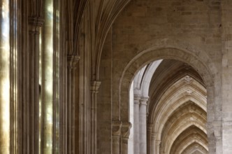 View from the retrochoir through the south aisle to the west, St., Sankt, Saint