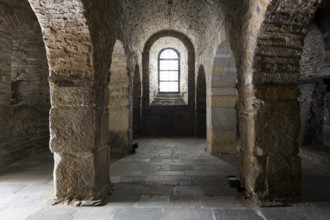 Crypt, view to the west, St., Saint, Saint