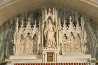 Saint Patrick's Old Cathedral or Old St. Patrick's, Lower Manhattan, Altar with marble statue and