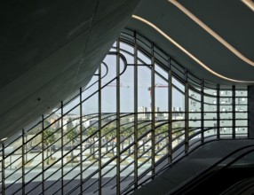 Montpellier, multi-purpose building PIERRESVIVES, built 2006-2012 by Zaha Hadid, Vestibühl, upper