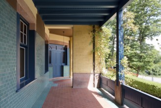 Built in 1902/1903 by Henry van de Velde and extended in 1911. Veranda, view to the front door