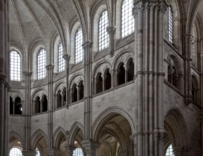 Vezelay, Basilica of Ste-Marie-Madeleine. Interior. South choir wall and east wall of the south