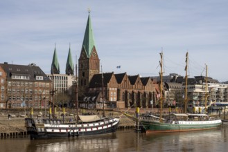 Bremen, view over the Weser to the Church of Our Dear Lady, behind it the cathedral towers