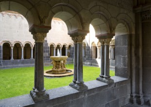 Paradise with lion fountain, St., Saint, Saint