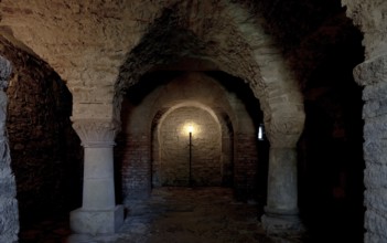 Crypt inside facing south, 11th century, St., Sankt, Saint