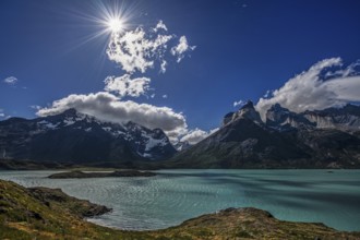 Lago Nordenskjöld, Cuernos del Paine, Torres del Paine National Park, Patagonia, Chile, South