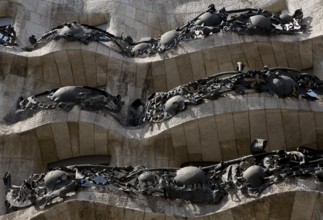 Section of façade, A. Gaudi, 1906-1910