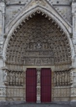 Construction began in 1220, central west portal with Last Judgement and depiction of Christ, BEAU