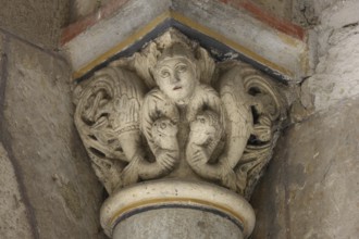 Romanesque capital on the inside of the paradise, woman with snakes on her bosom, St., Sankt, Saint