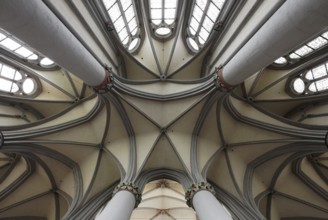 Choir aisle, view into the vault with chapel wreath, St., Sankt, Saint