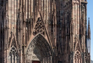 Strasbourg Cathedral, Cathédrale Notre-Dame de Strasbourg, west façade, Wimperge