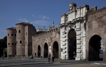 Field side, 1574 by Iacopo del Duca, left Porta Asinara, 1st century