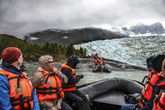 Zodiac excursion around the Pia Glacier, Cordillera Darwin, north-east foothills of the Beagle