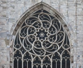 Built from 1386, choir north-east window from 1402, upper section width 11m, St., Sankt, Saint