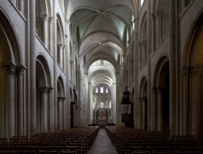 Interior facing east, St., Sankt, Saint