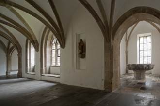 Cloister, west wing with view into the well house, St., Sankt, Saint