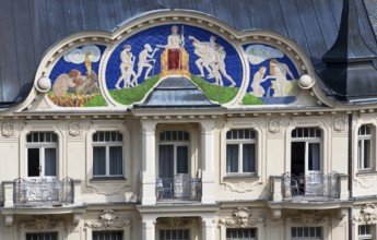 Czech Rep Karlovy Vary/Karlsbad Art Nouveau gable in Pavlov Street