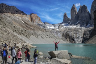 Mountaineers at the Mirador de las Torres, Torres del Paine National Park, Patagonia, Chile, South