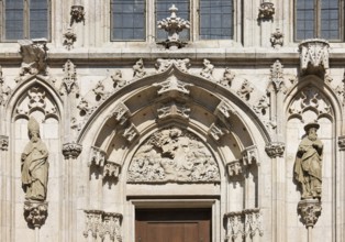 Northern west portal, tympanum, God hands over the tablets of the law to Moses, St., Saint, Saint