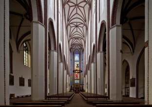 Interior facing south-east, built 1370-1420, height 30 m, St., Sankt, Saint