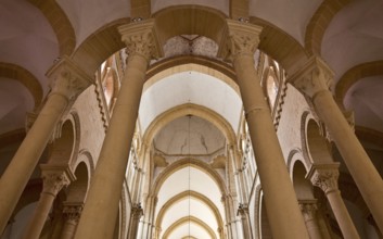 Frankr Paray-le Monial Burgundy Basilica Sacre-Coeur. Begun around 1100 View through the choir