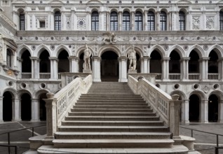 Italy Venice Doge's Palace -98 Inner courtyard east wing front Scala dei Giganti from 1483 by