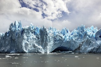 Perito Moreno Glacier, glacier tongue, glacier break, Los Glaciares National Park, Santa Cruz,