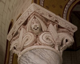 Capital of a column in the ambulatory, St., Sankt, Saint