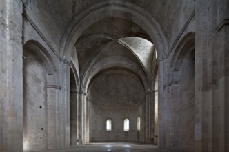 Frankr Montmajour b Arles Benedictine abbey 59827 Notre-Dame monastery church interior facing east