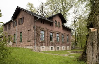 Renthendorf/Thuringia Alfred-Brehm-Haus. Zoologist. Brehm's animal life