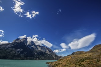 Lago Nordenskjöld, Cuernos del Paine, Torres del Paine National Park, Patagonia, Chile, South