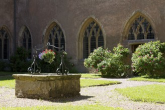 Cloister, Fountain, St., Saint, Saint