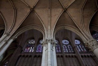 Frankr Auxerre Burgundy Cathedral St-Etienne 70199 Choir vault and stained glass windows of the