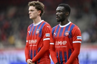 Paul Wanner 1. FC Heidenheim 1846 FCH (10) Sirlod Conteh 1. FC Heidenheim 1846 FCH (31) form wall