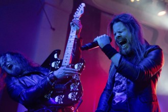 Michael Wilton, guitarist and Todd La Torre, singer of Queensrÿche, live on The Origins Tour EU/UK