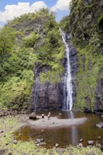 Cascade Vaimahuta, drop height 80 metres, Hitia?a O Te Ra, waterfall, les trois Cascades, Faarumai