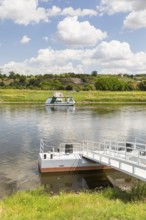 Elbe ferry Niederlommatzsch - Diesbar-Seußlitz, Niederlommatzsch ferry landing stage, ferry boat