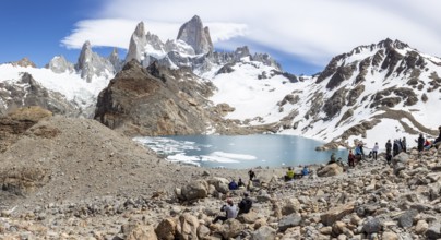 Lagoon de los Tres in front of Mount Fitz Roy, Laguna de los Tres Trail, Mount Fitz Roy, El