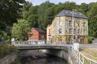 Sebnitzbach and fisherman Art House, Sebnitz, Saxony, Germany, Europe