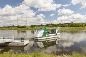 Ferryboat Stolzenfels on the Elbe crossing from Niederlommatzsch to Diesbar-Seußlitz, Saxon