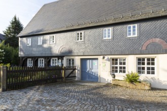 Tourist information centre in the Umgebindehaus Alte Schmiede on the village square in Rammenau,